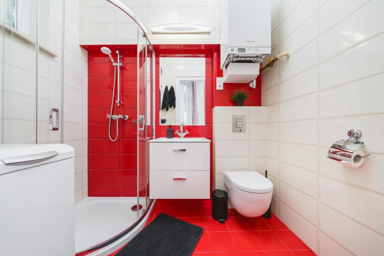 Modern Urban Escape - Old Town Apartment - By Upstairs Kraków Zewnętrze zdjęcie