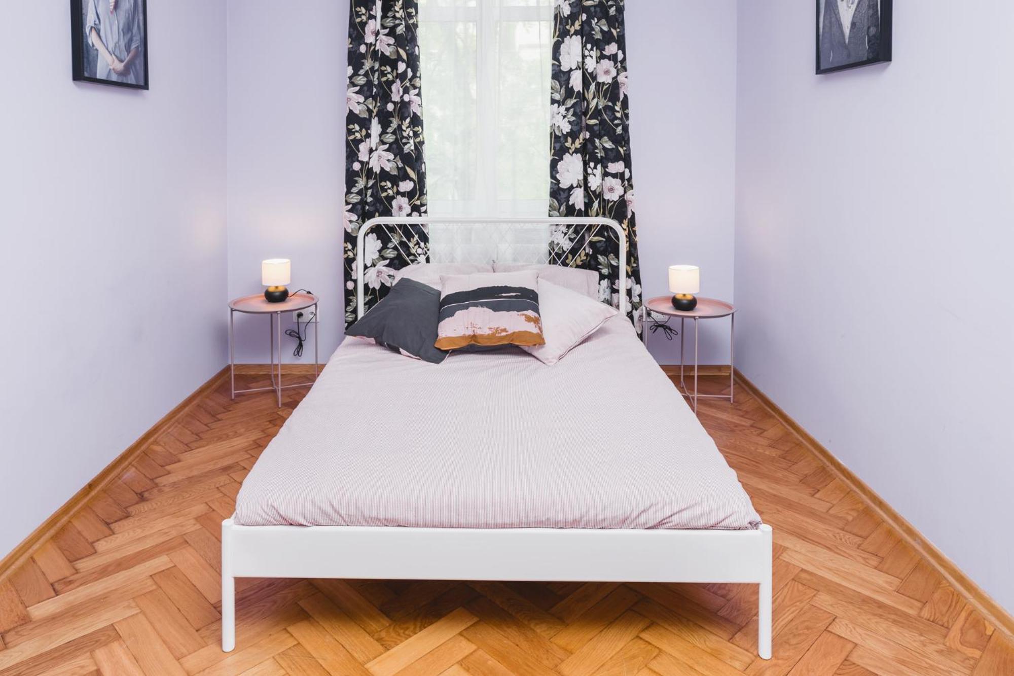 Modern Urban Escape - Old Town Apartment - By Upstairs Kraków Zewnętrze zdjęcie