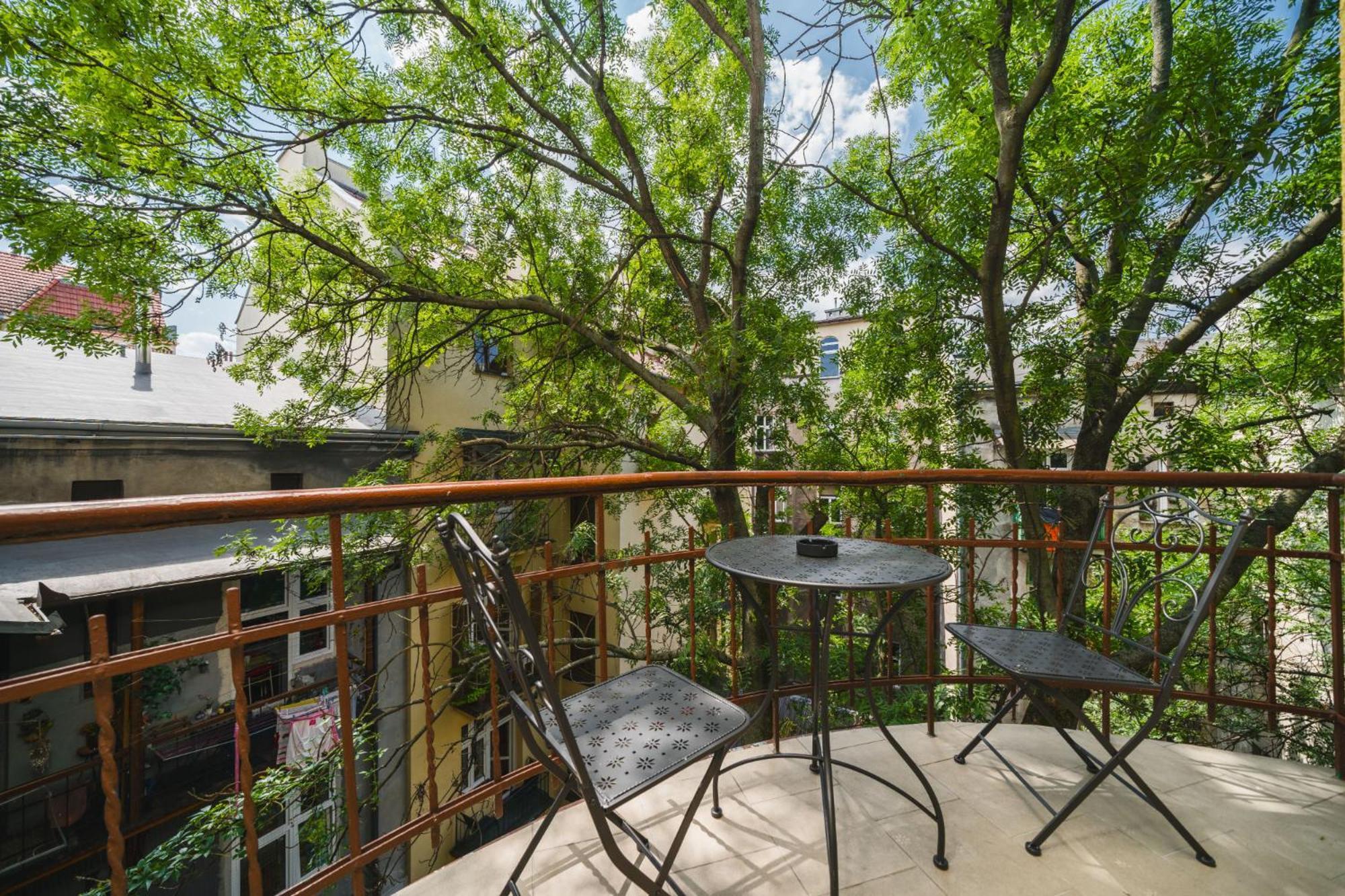 Modern Urban Escape - Old Town Apartment - By Upstairs Kraków Zewnętrze zdjęcie