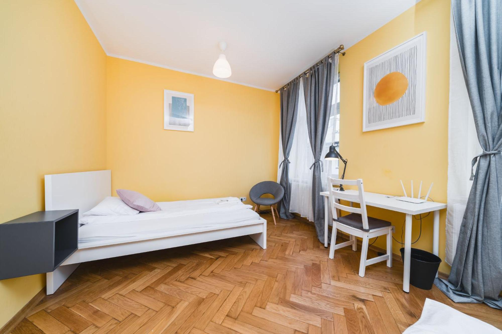 Modern Urban Escape - Old Town Apartment - By Upstairs Kraków Zewnętrze zdjęcie