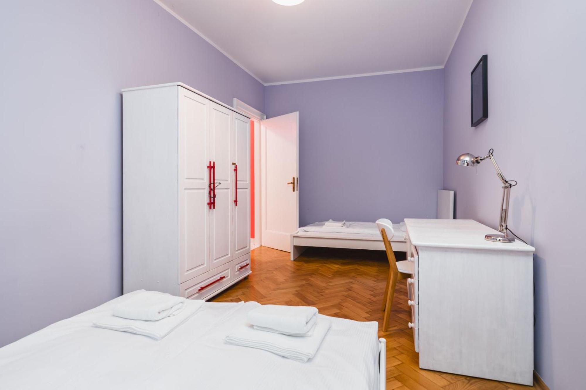 Modern Urban Escape - Old Town Apartment - By Upstairs Kraków Zewnętrze zdjęcie